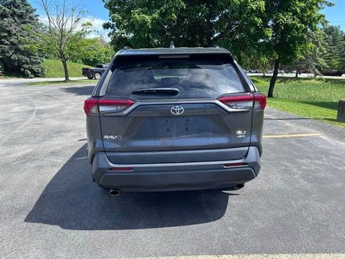 Used 2020 Toyota RAV4 XLE w/ Convenience Package AWD/4WD image 4