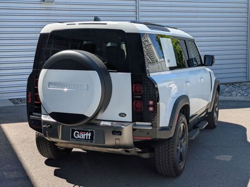 Certified 2022 Land Rover Defender 110 X-Dynamic HSE AWD/4WD image 7