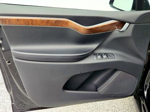 Used 2018 Tesla Model X 100D image 11