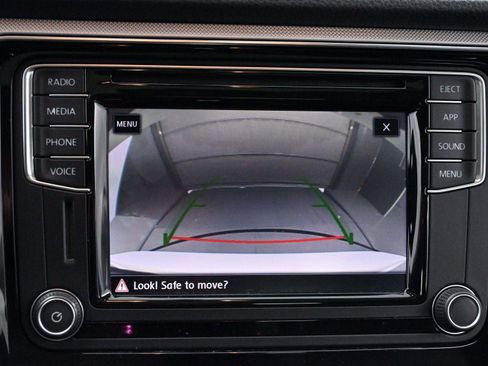 Used 2018 Volkswagen Passat 2.0T SE image 22