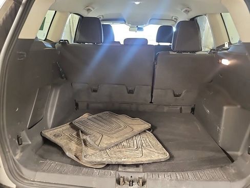 Used 2017 Ford Escape SE w/ SE Cold Weather Package image 10