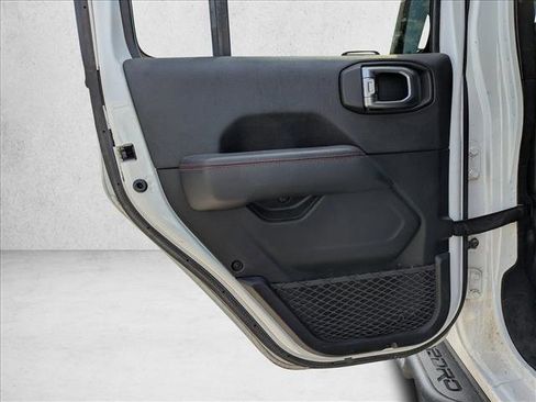 Used 2020 Jeep Gladiator Rubicon image 12