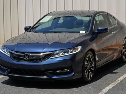 Used 2017 Honda Accord EX image 37