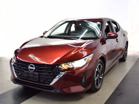 Used 2025 Nissan Sentra SV FWD image 4