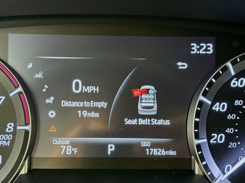 Used 2023 Toyota Highlander XLE AWD/4WD image 12