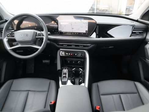 Certified 2025 Audi Q5 Premium w/ Premium Plus AWD/4WD image 6