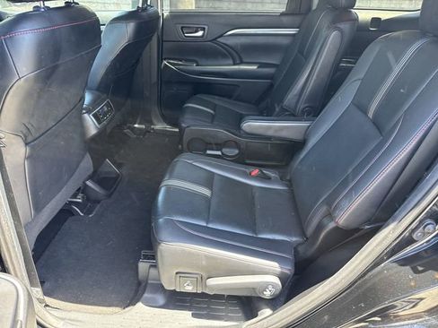 Used 2019 Toyota Highlander SE AWD/4WD image 21