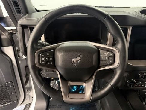 Used 2025 Ford Bronco Outer Banks AWD/4WD image 16