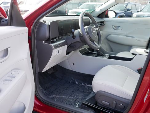 Certified 2025 Hyundai Kona SEL image 11