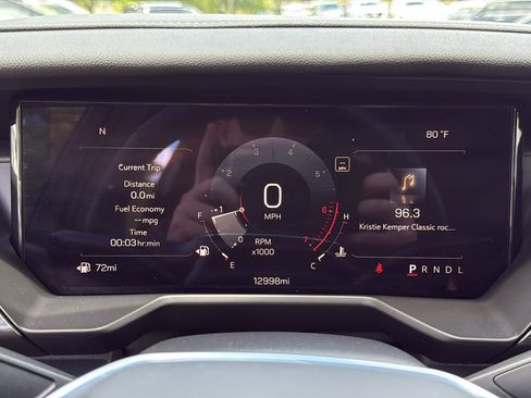 Used 2026 GMC Acadia Elevation w/ Elevation Premium Package FWD image 14