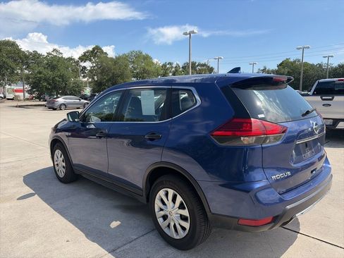 Used 2017 Nissan Rogue S image 5