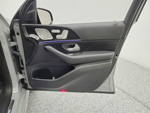 Used 2024 Mercedes-Benz GLS 450 4MATIC image 27