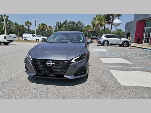 New 2026 Nissan Altima 2.5 SV FWD image 17