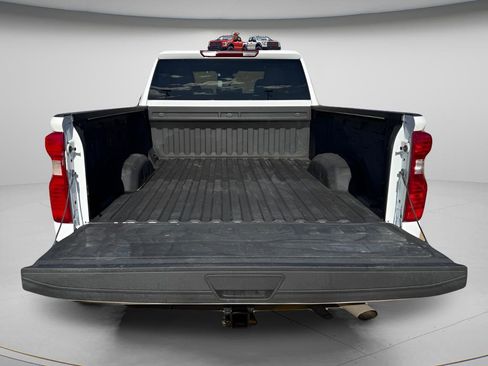 Used 2025 Chevrolet Silverado 2500 Custom w/ Custom Value Package image 15