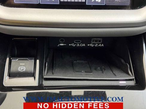 Used 2023 Subaru Outback Premium AWD/4WD image 34