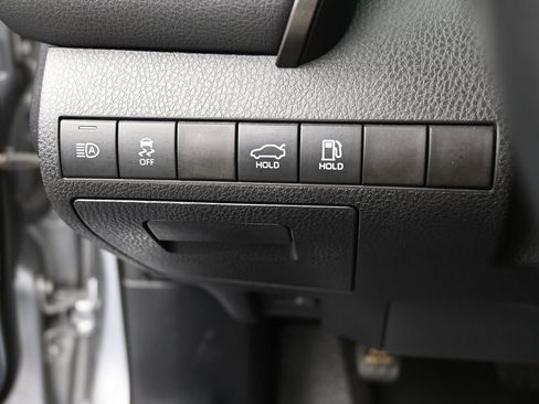 Used 2022 Toyota Camry SE image 30