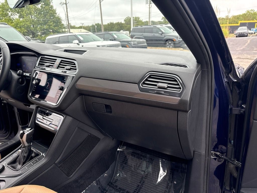 Used 2022 Volkswagen Tiguan SE AWD/4WD image 31