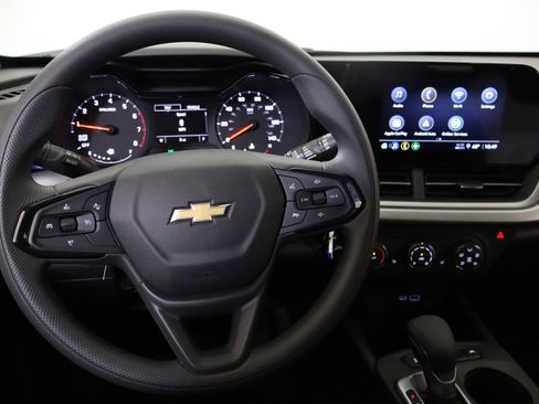 New 2026 Chevrolet Trax LS w/ LS Convenience Package FWD image 24