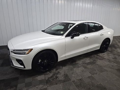 Used 2024 Volvo S60 B5 Plus w/ Climate Package image 6