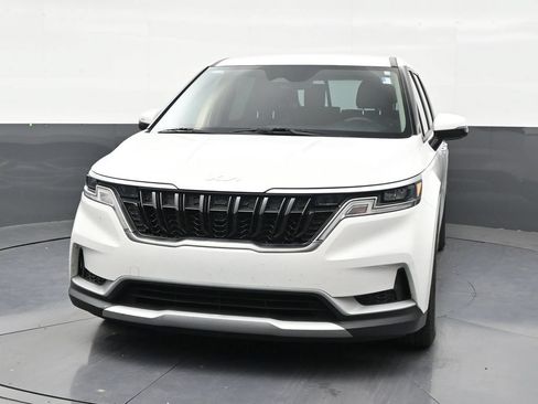 Used 2024 Kia Carnival LX FWD image 8