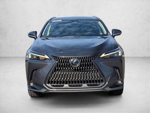 Used 2022 Lexus NX 250 FWD image 2