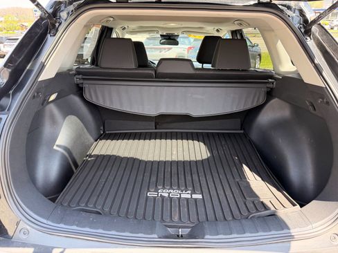 Used 2024 Toyota Corolla Cross LE w/ Moonroof Package image 24