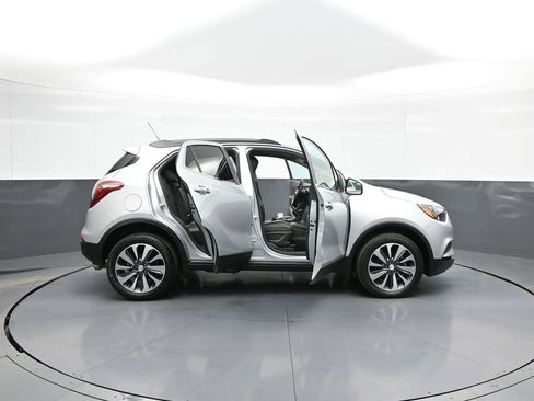 Used 2022 Buick Encore Preferred w/ Safety Package image 41