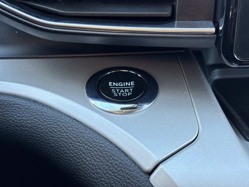 Used 2023 Ford Explorer XLT w/ Equipment Group 202A image 13