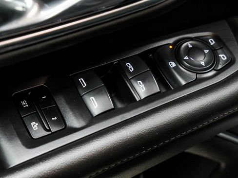 Used 2024 Chevrolet Suburban LT AWD/4WD image 43