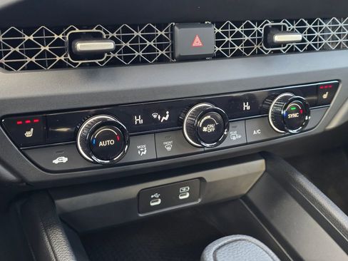 Certified 2025 Honda Accord SE image 19