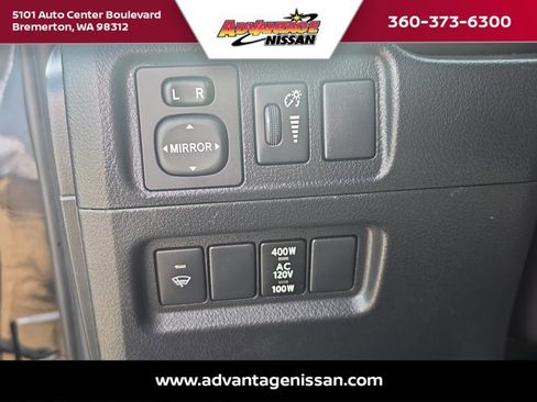 Used 2018 Toyota 4Runner SR5 AWD/4WD image 11