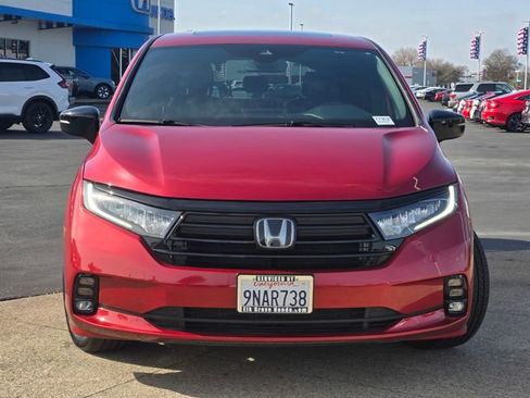 Used 2024 Honda Odyssey Sport image 2