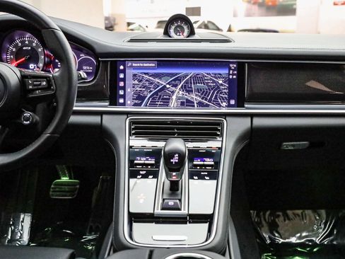 Certified 2022 Porsche Panamera GTS image 17