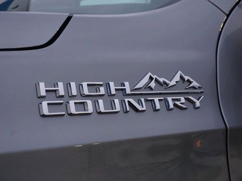 New 2026 Chevrolet Suburban High Country image 35