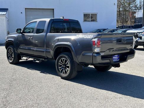 Used 2022 Toyota Tacoma TRD Sport w/ TRD Premium Sport Package image 5