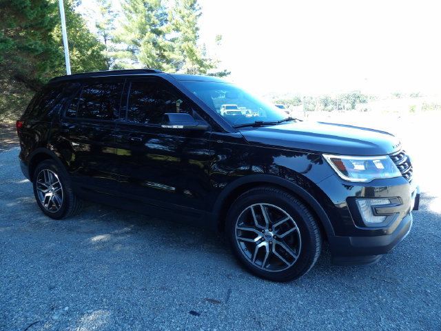 Used 2017 Ford Explorer Sport w/ Equipment Group 401A AWD/4WD image 7