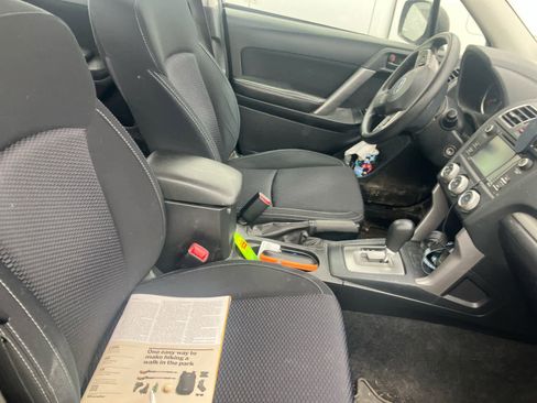 Used 2016 Subaru Forester 2.5i w/ Alloy Wheel Package image 4