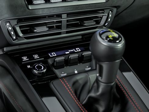 Used 2022 Porsche 911 GT3 RWD image 37