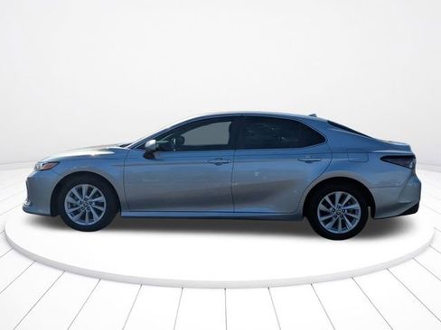 Used 2022 Toyota Camry LE AWD/4WD image 6