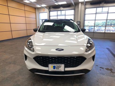 Certified 2022 Ford Escape SE w/ Convenience Package FWD image 2