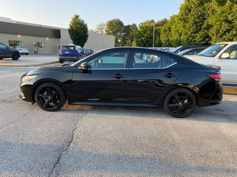 Used 2023 Nissan Sentra SR w/ Midnight Edition Package FWD image 4