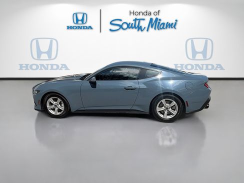 Used 2024 Ford Mustang Coupe RWD image 4
