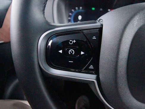 Certified 2025 Volvo XC90 B6 Plus w/ Protection Package Premier image 24