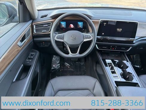 Used 2025 Volkswagen Atlas SE image 20