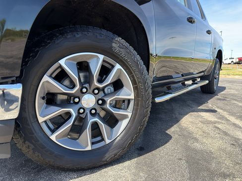 Used 2022 Chevrolet Silverado 1500 LT AWD/4WD image 10