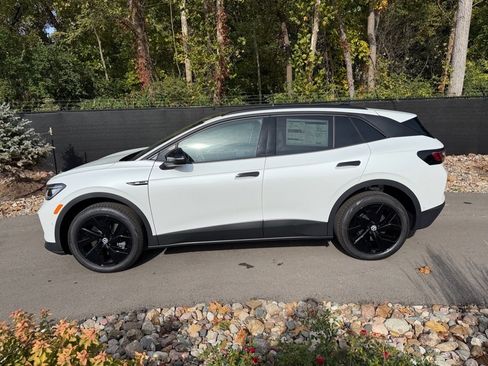 New 2025 Volkswagen ID.4 Pro S image 2