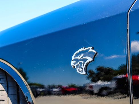 Used 2015 Dodge Challenger SRT Hellcat RWD image 3
