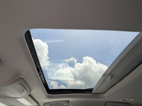 Used 2019 GMC Acadia SLT FWD image 21