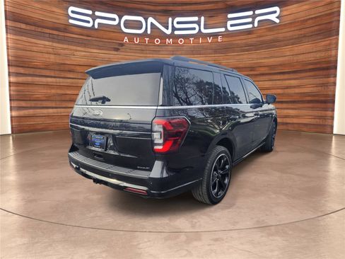Used 2023 Ford Expedition Limited image 6