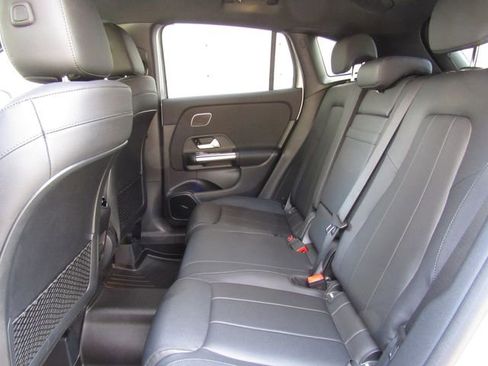 Used 2021 Mercedes-Benz GLA 250 4MATIC image 15